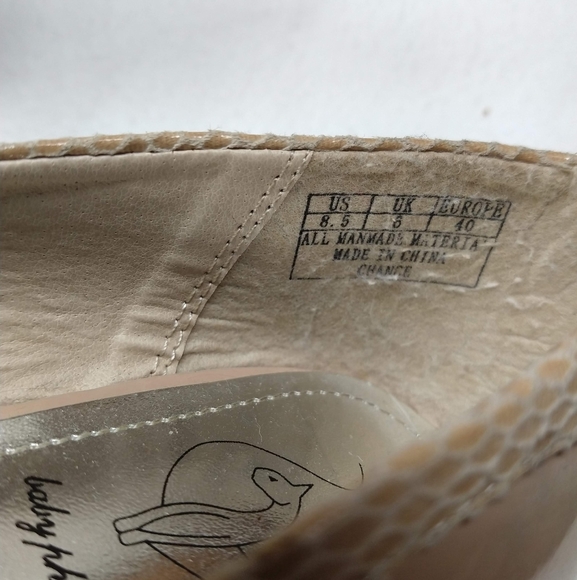 Baby Phat Cream Heels - Picture 4 of 5